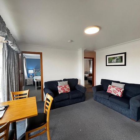 Regatta Point Tavern & Holiday Villas Strahan Exteriér fotografie